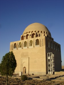 18_mauzolej sultana Sanjara u centralnom dijelu ruševina grada Sultan Kale u Mervu